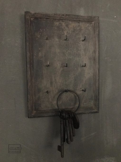 Uniek oud houten sleutelrekje met 9 haakjes