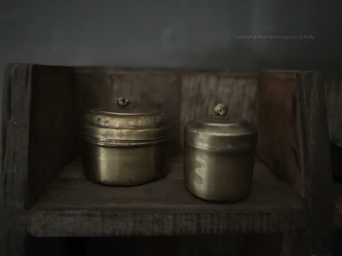 Distilleren Horen van Ondraaglijk Origineel oude pillendoosjes brass