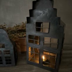 Metalen Sfeerhuis Trapgevel.Landelijk & Stoer Wonen by Lots of Molly