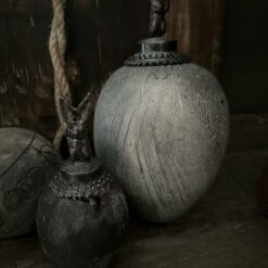 Glazen ei met ijzeren haasje pasen Landelijke Woonaccessoires