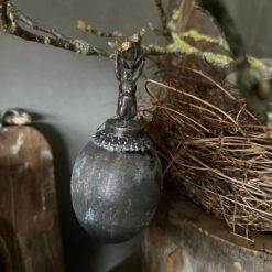 Glazen ei met ijzeren haasje pasen Landelijke Woonaccessoires