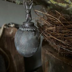 Glazen ei met ijzeren haasje pasen Landelijke Woonaccessoires
