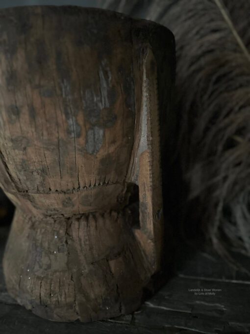 Authentieke oude houten vijzel Luska India Landelijke Woonaccessoires