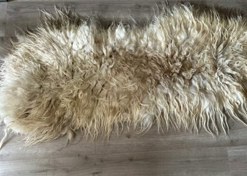 Gevilte schapenvacht blond – drents heideschaap 06