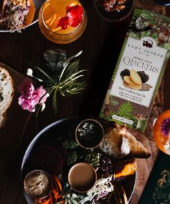 Black truffle crackers 04