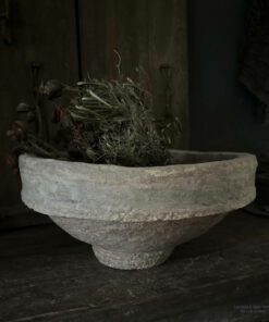 Schaal op voet van papier maché aura peeperkorn 01
