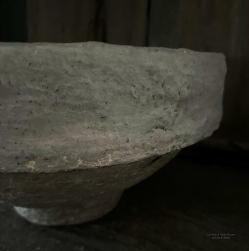 Schaal op voet van papier maché aura peeperkorn 02