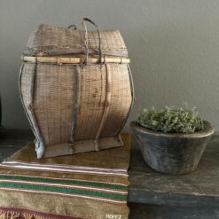 Oude Antieke Chinese Mand met Dekse
