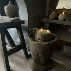 Oud houten vijzel luksa 01