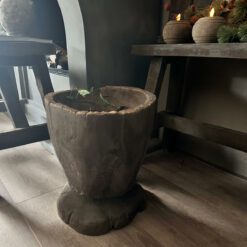 Oud houten vijzel luksa 02