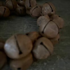 Krans van roestbelletjes 03