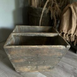 Oude houten rijstbak 02