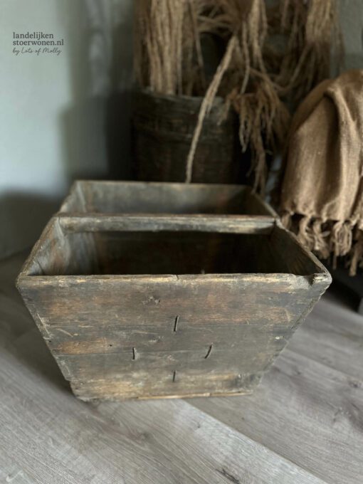 Oude houten rijstbak 02