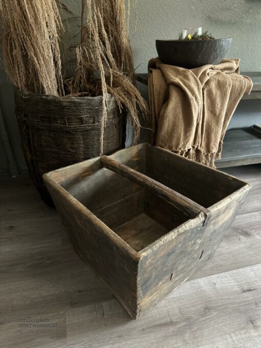 Oude houten rijstbak 03