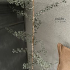 Sobere denneboom met led verlichting 03