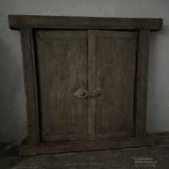 Spiegel in oud houten lijst 02