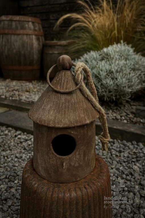 Zinken vogelhuis roest 03