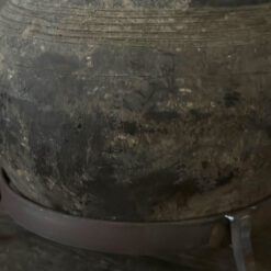 Oude Stenen Kruikje op Statief 11 03 Hoffz