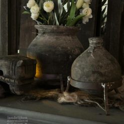 Oude Stenen Kruikje op Statief 11 06 Hoffz