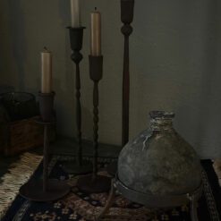 Oude Stenen Kruikje op Statief Hoffz