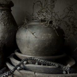 Deco bordje sober grijs stilleven