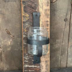 Houten wandkandelaar glazen windlicht