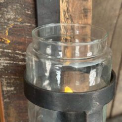 Houten wandkandelaar glazen windlicht