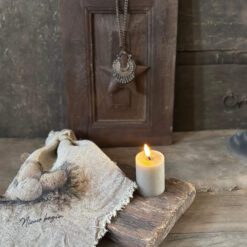 Oud Houten Luik met ketting 1