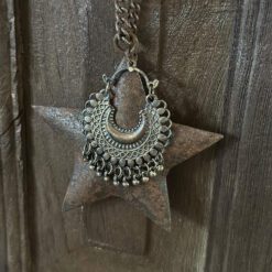 Oud Houten Luik met ketting 1