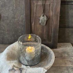 Oud Houten Luik met ketting 2