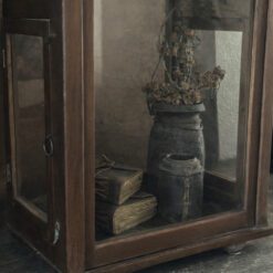 Oude Glazen Showcase India