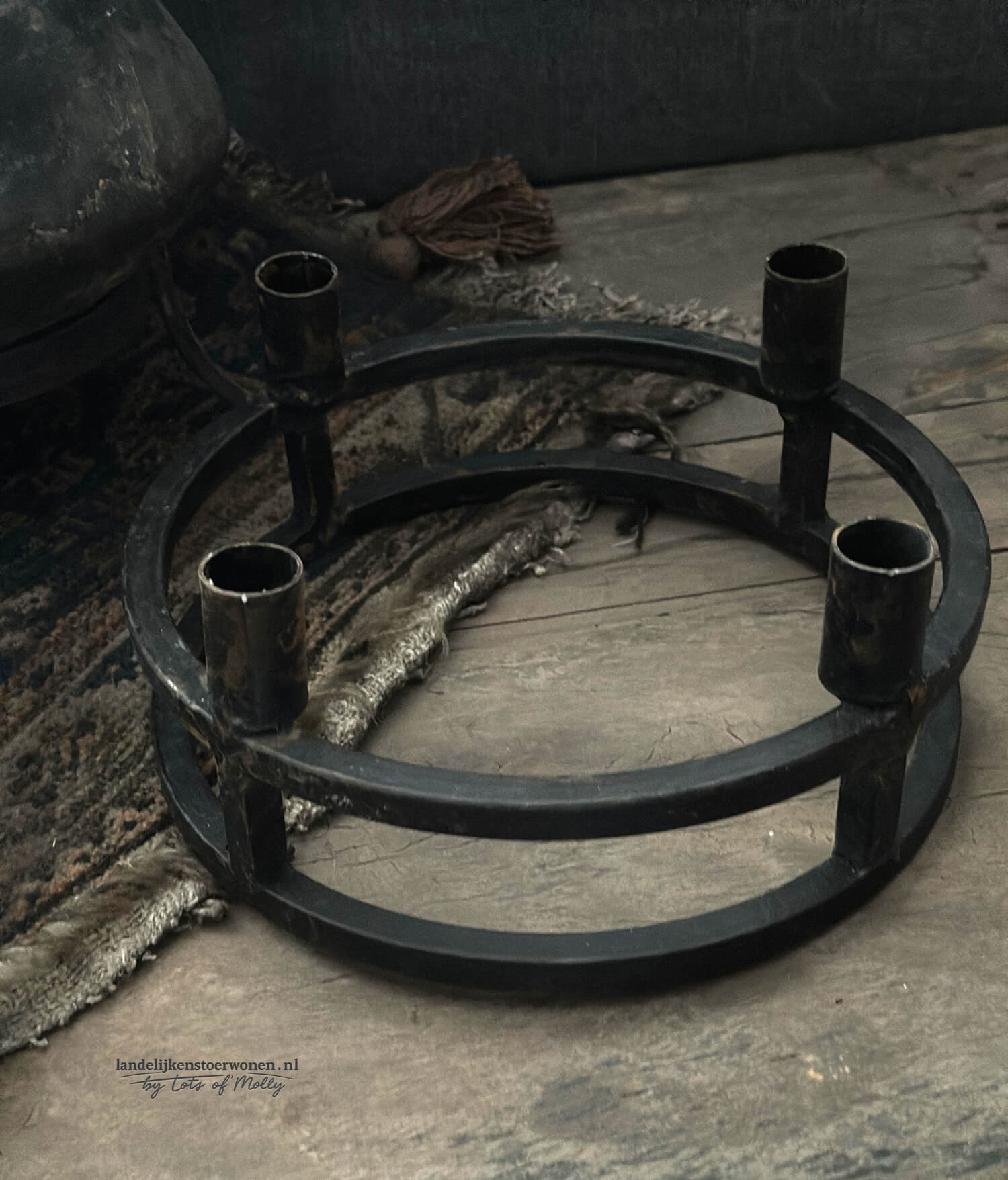 Ronde IJzeren Kandelaar