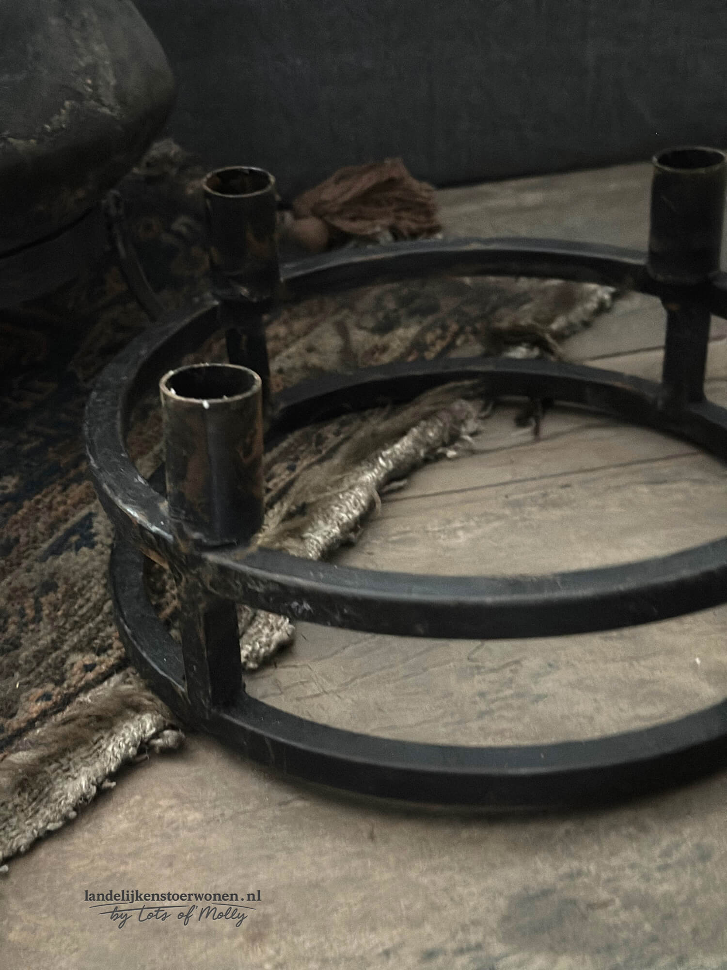 Ronde IJzeren Kandelaar