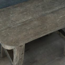 Old Farm Bank Aura Peeperkorn