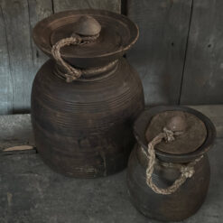 Set van 2 Oud houten Kruikjes