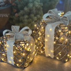 Cadeaus LED bruin met strik Set 2